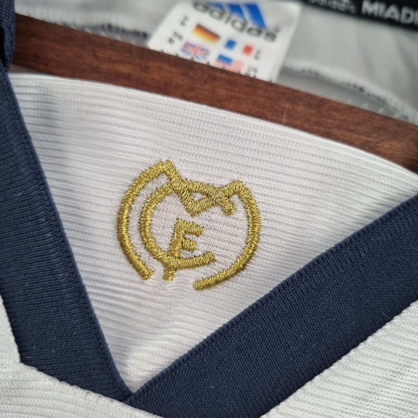 Real Madrid Retro Jersey 2000 HOME